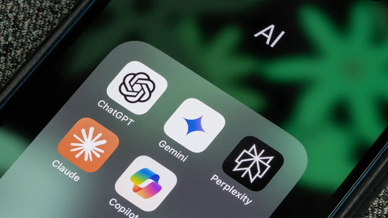 Gemini AI Now Lets Users Bring Their Chat History from ChatGPT and Claude