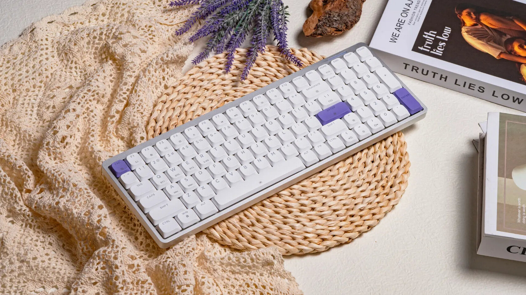 Luma100: A Compact Full-Size Keyboard with Custom Switches and Wireless Flexibility
