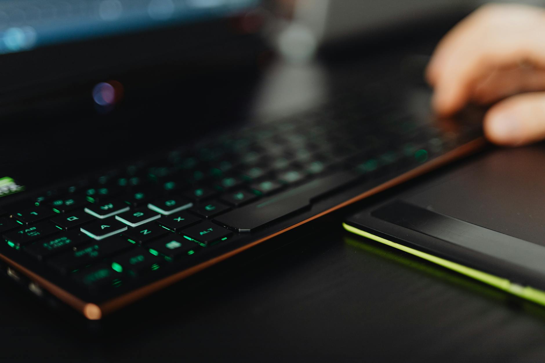 The Acira Tri-Mode: A Compact Keyboard That Adapts to Every Game