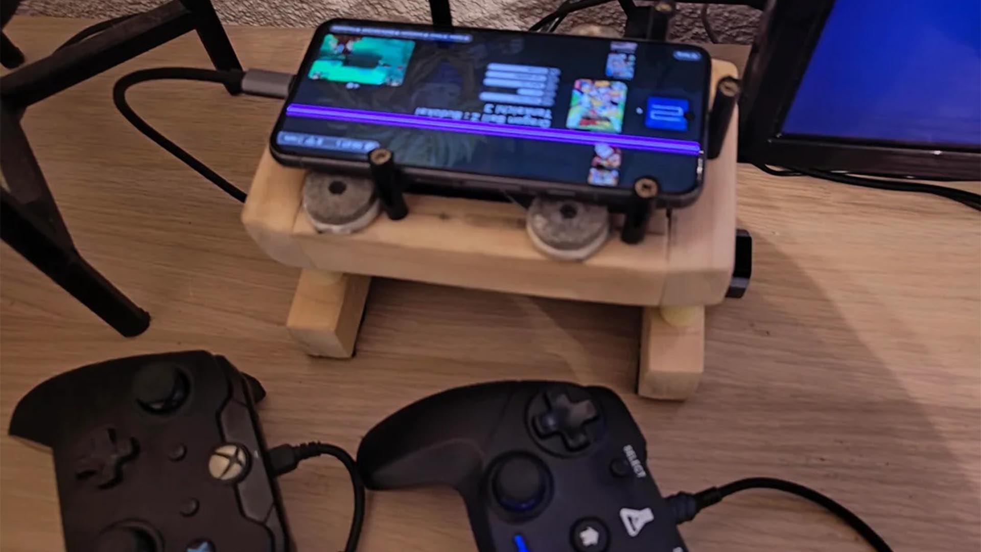 Damaged Pixel 8 Repurposed as a High-Performance Console