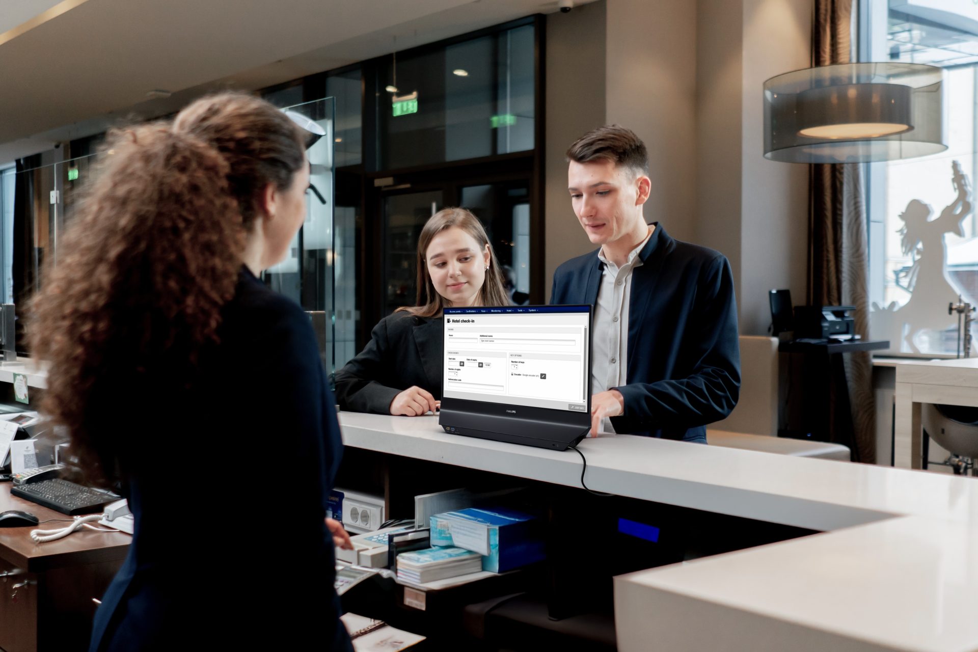 Philips Introduces Dual-Sided Business Monitor with Simultaneous 1080p Displays