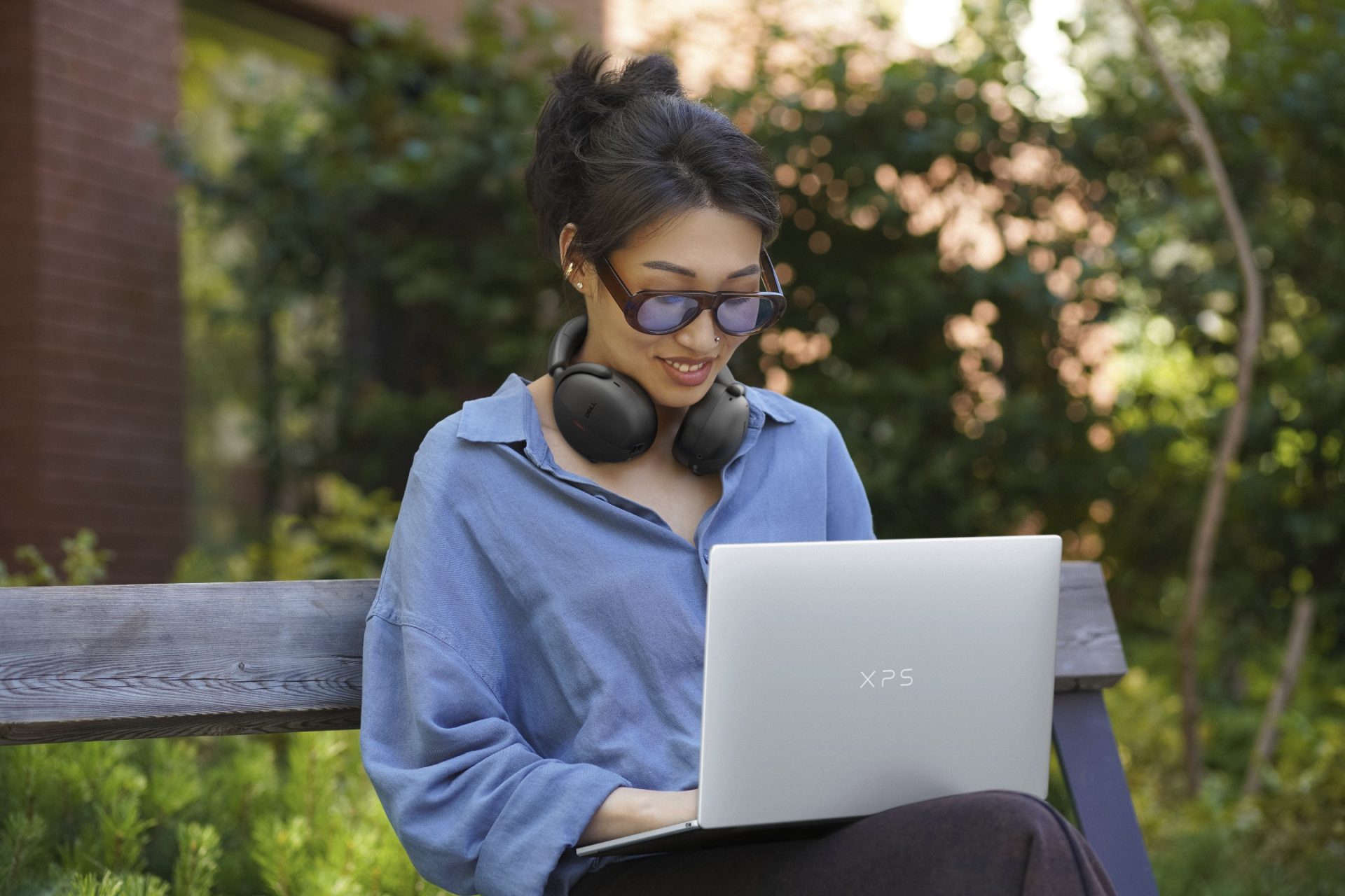 Dell XPS 13: A Premium Ultraportable at a Disruptive Price Point