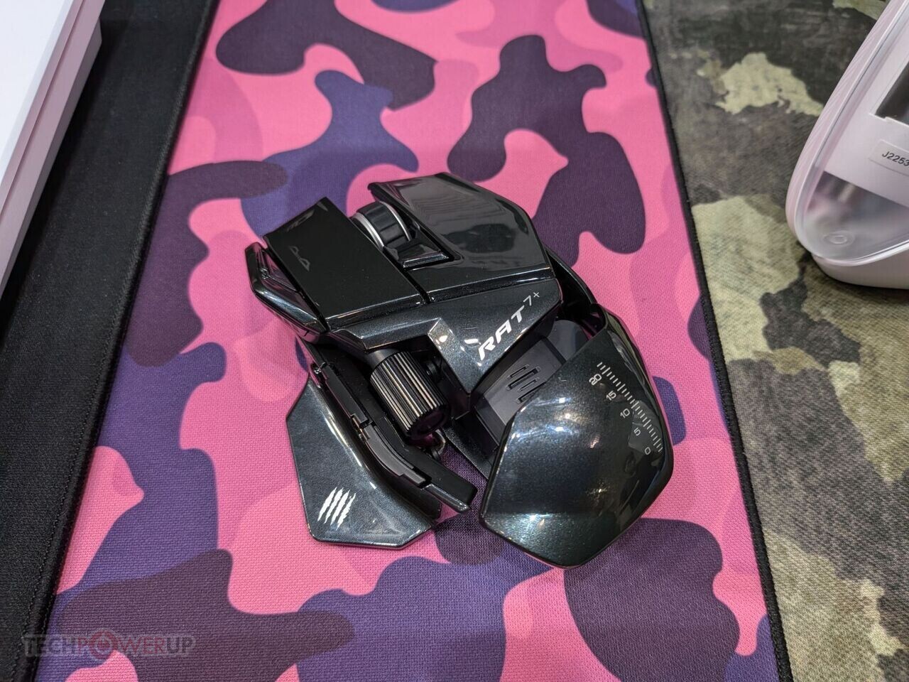 Mad Catz Introduces R.A.T. 7+ Mouse and N.E.K.O. K.O. Controller with Advanced Wireless and Leverless Design