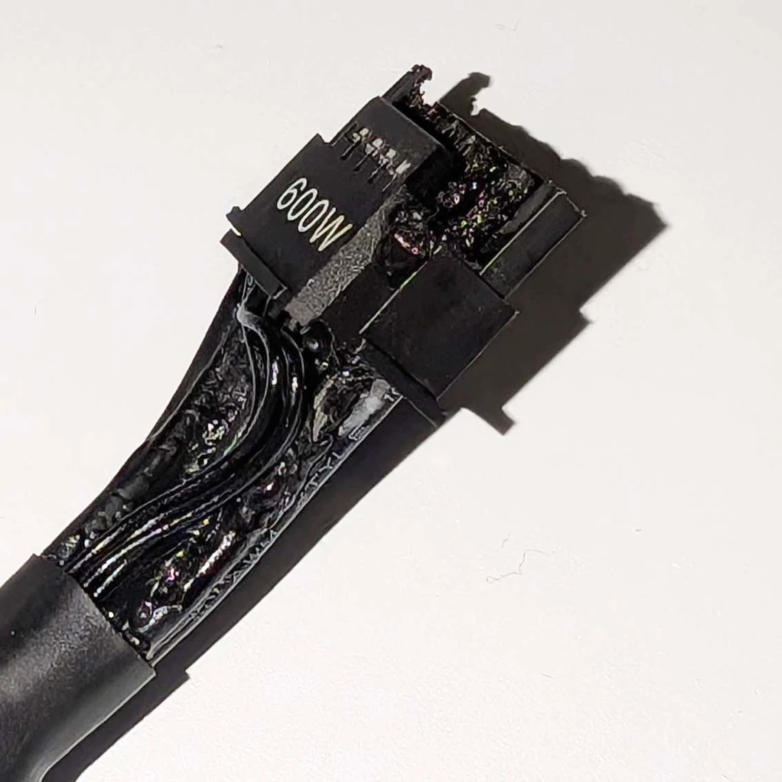 RTX 5090's Connector Design Raises Concerns: Is It a Flaw or Just Bad Luck?