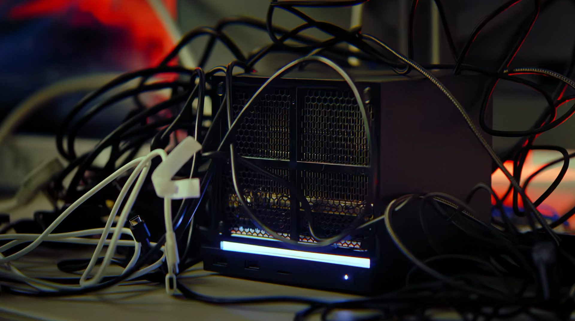 The Steam Machine's $1049 Price: A Premium Label with Sub-$1000 Performance Parity
