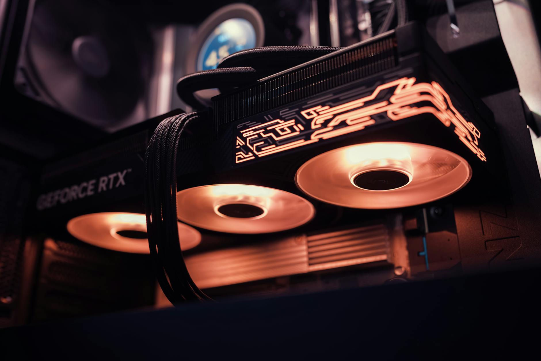 Khadas Expands Panther Lake Lineup with New RTX 5080 SUPER eGPU and DDR6 Support
