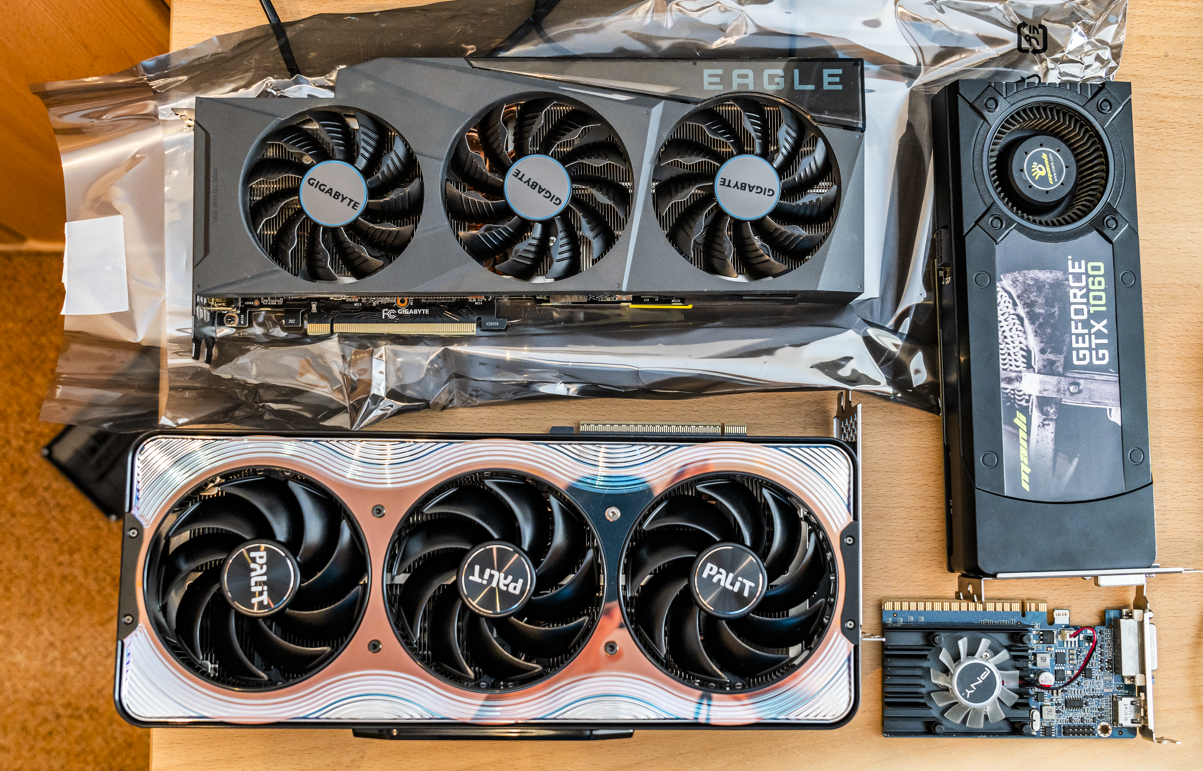 pc build - ud3r, cpu heatsink, corsair ram fan, ati 4870